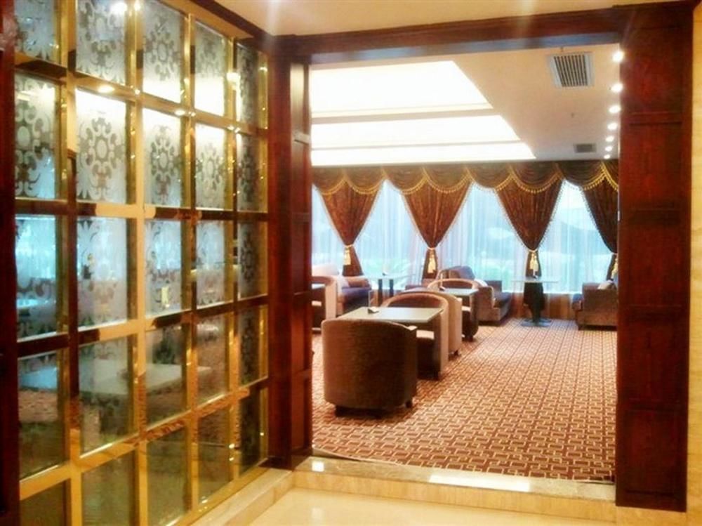 Wuhan Qiansheng Hotel エクステリア 写真
